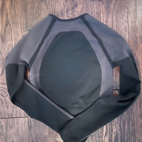 Garage Crop Top - Picture 2 of 2